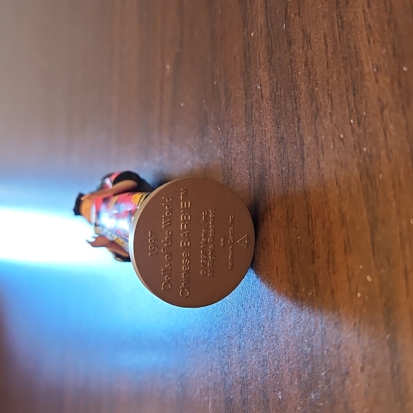 Hallmark Dolls of the World Chinese Barbie ornament 1997, in box. - Picture 6 of 6